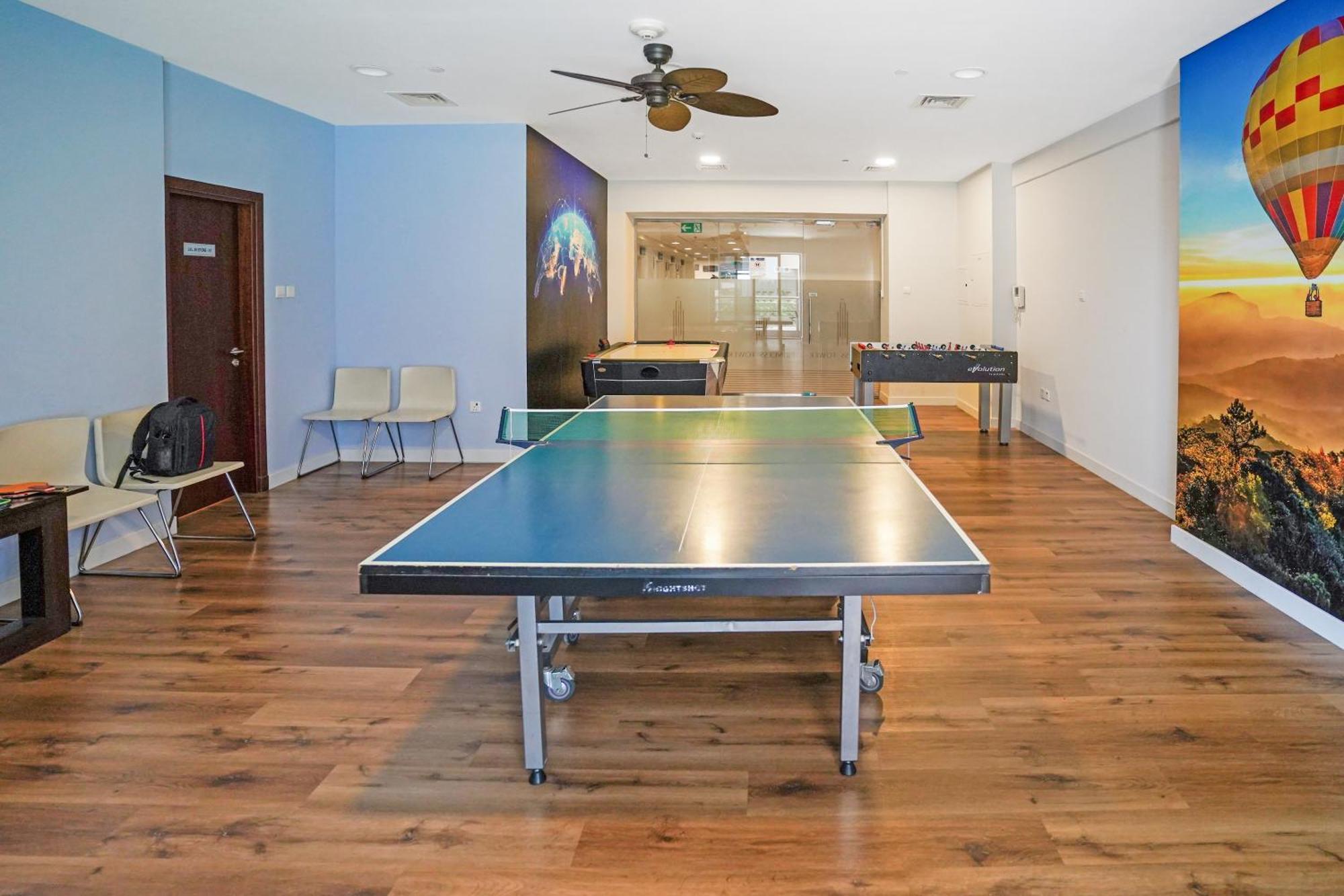 49 - Affordable Fully Serviced 2br Apartment, High Floor, Waterfront, Free Facility Access And Parking * Dubai