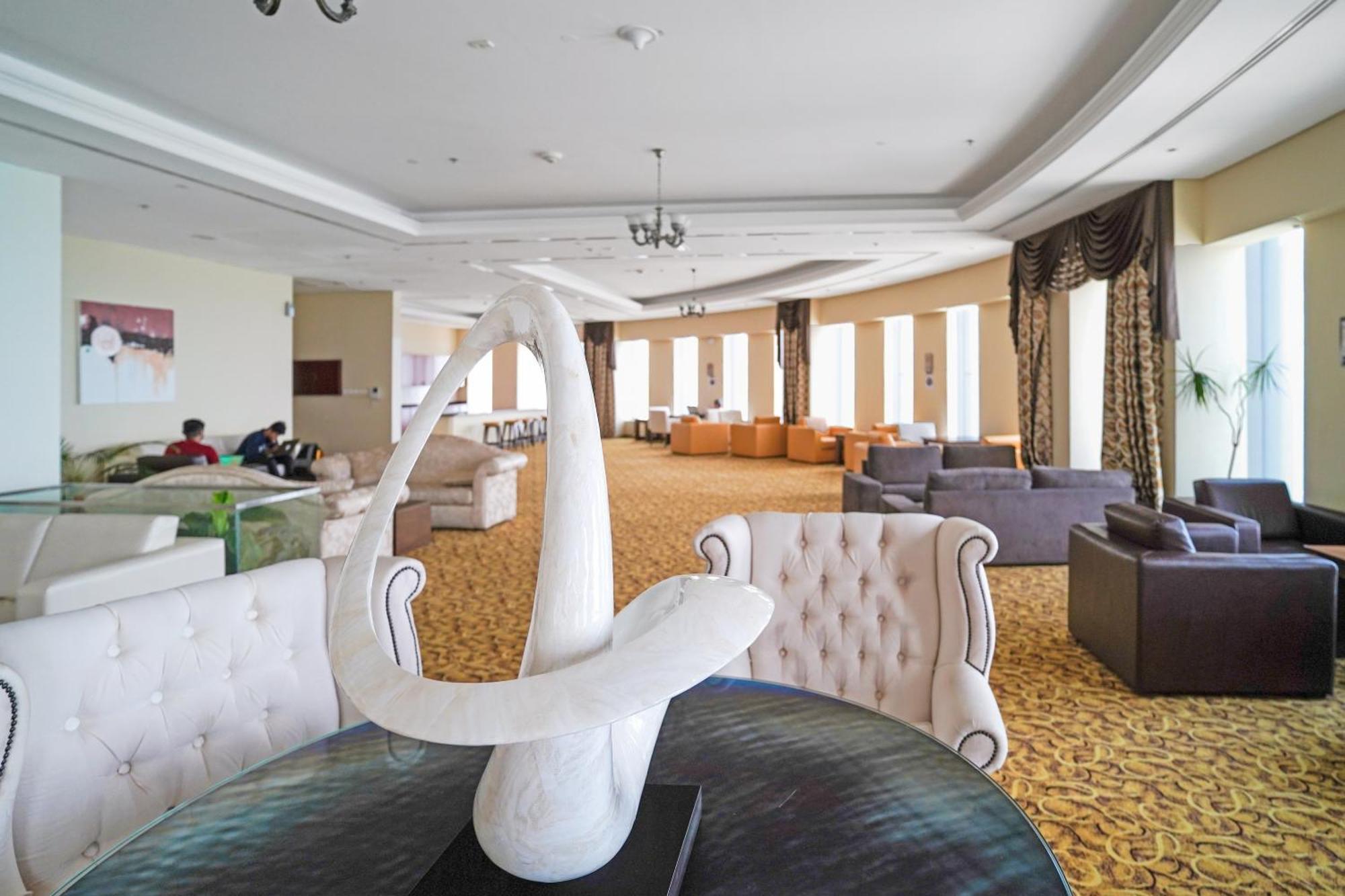 49 - Affordable Fully Serviced 2br Apartment, High Floor, Waterfront, Free Facility Access And Parking * Dubai