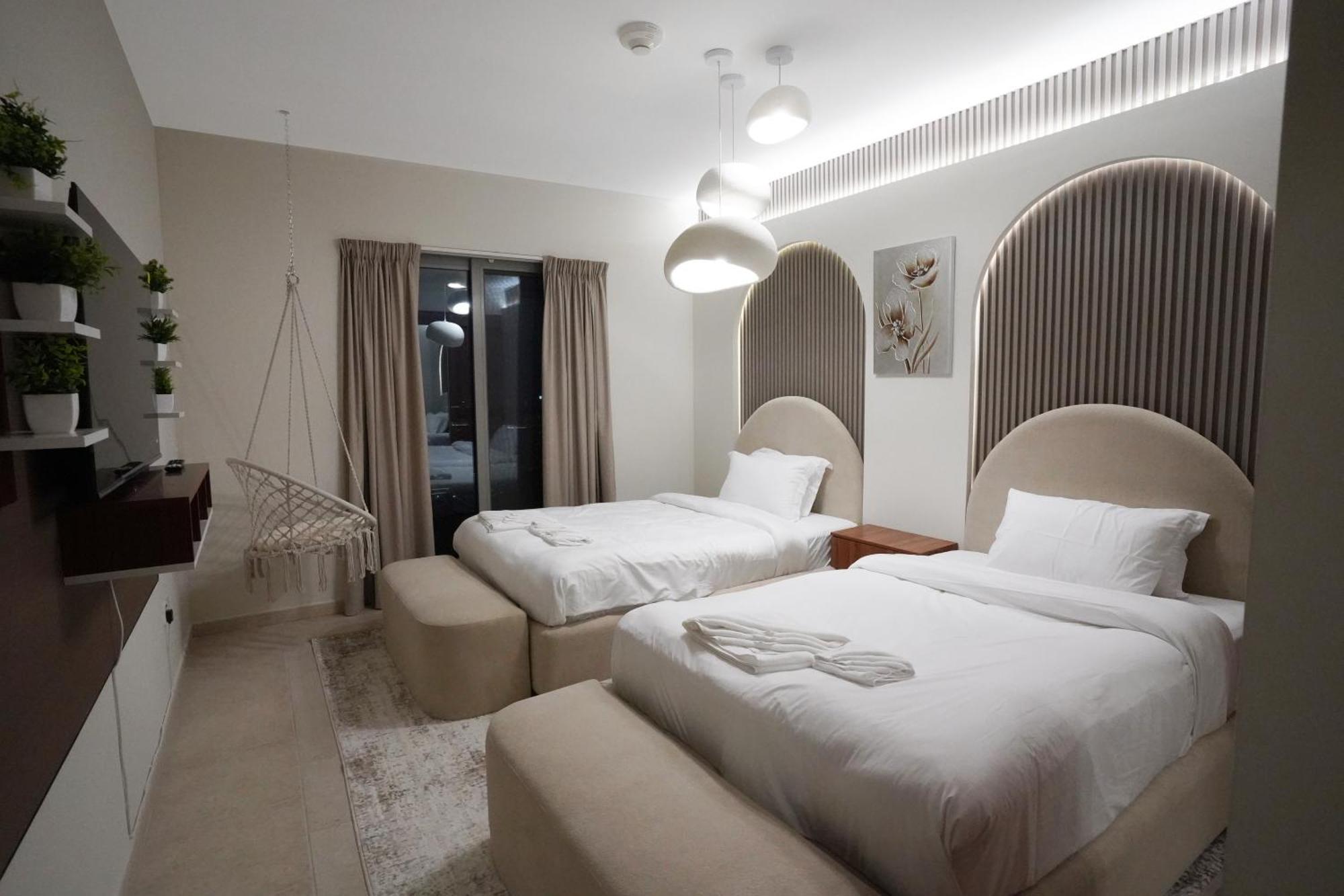 49 - Affordable Fully Serviced 2br Apartment, High Floor, Waterfront, Free Facility Access And Parking Apartment *