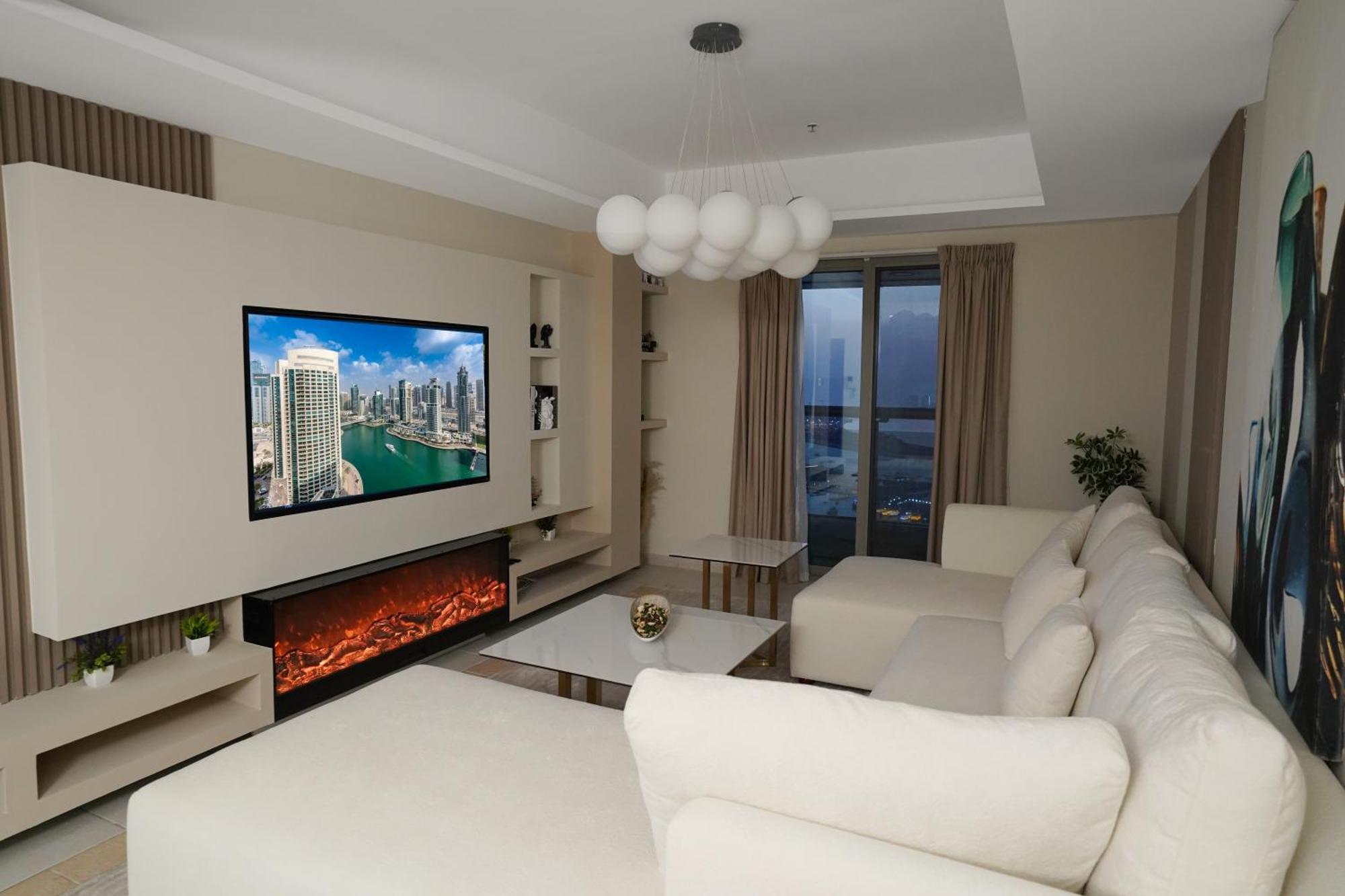 49 - Affordable Fully Serviced 2br Apartment, High Floor, Waterfront, Free Facility Access And Parking *